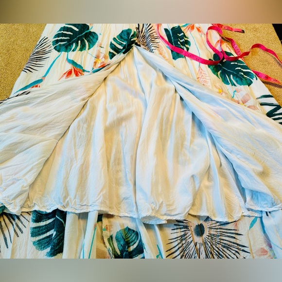 Hommage Multi-Color Floral Print Maxi Dress Size Medium - Picture 9 of 15